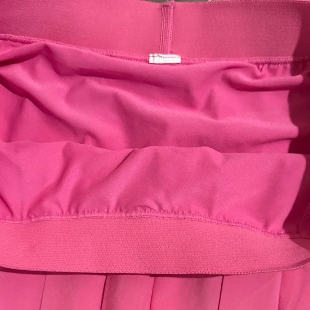 Alo Yoga Bubblegum Pink Pleated Tennis Skirt